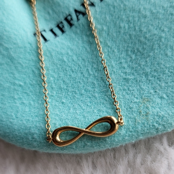 Tiffany and Co. Infinity Endless Bracelet 18K Yellow Gold Size: Large (8.5") - Picture 4 of 11